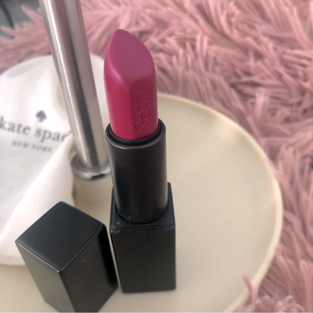 NARS Audacious Lipstick in JANET